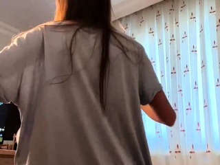 amateur naty sweety flashing ass on live webcam